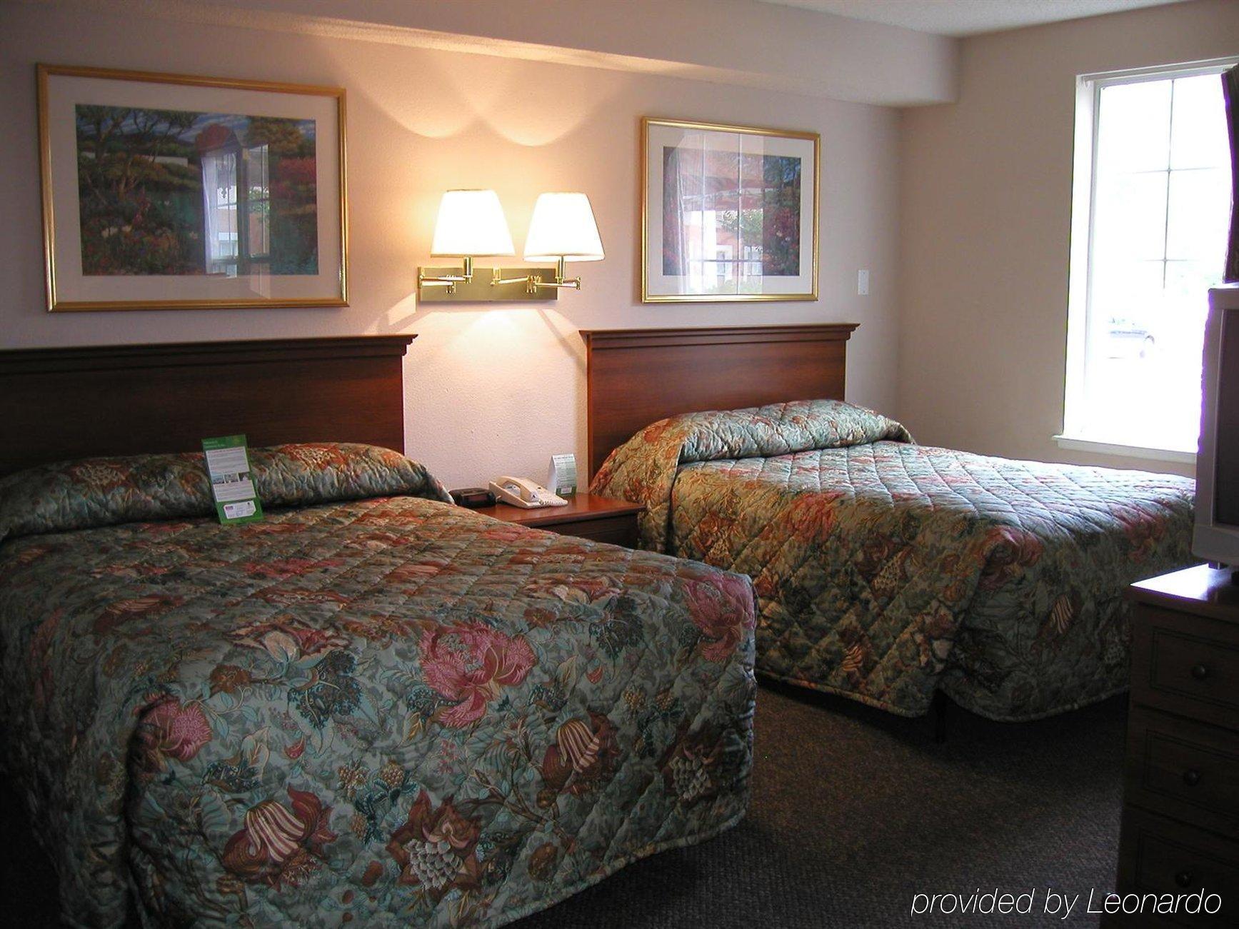 Intown Suites Extended Stay Colorado Springs Ruang foto
